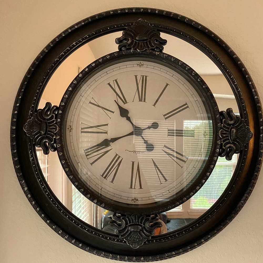 LARGE WALL CLOCK